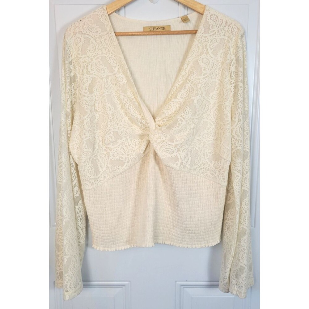 Shyanne Long Bell Sleeve Lace Top Size XXL - Picture 2 of 7